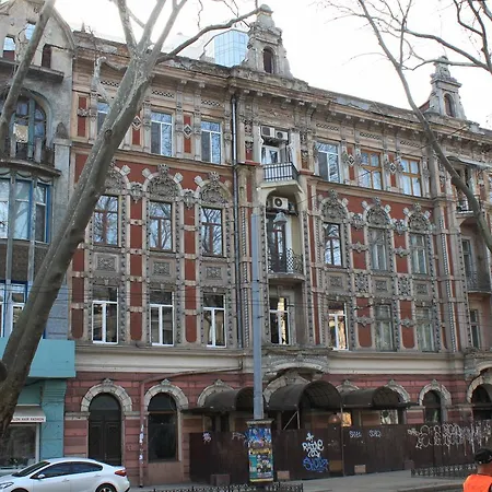 квартира *